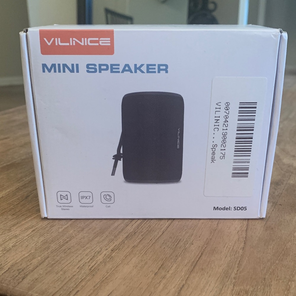 Black Mini Speaker NEW